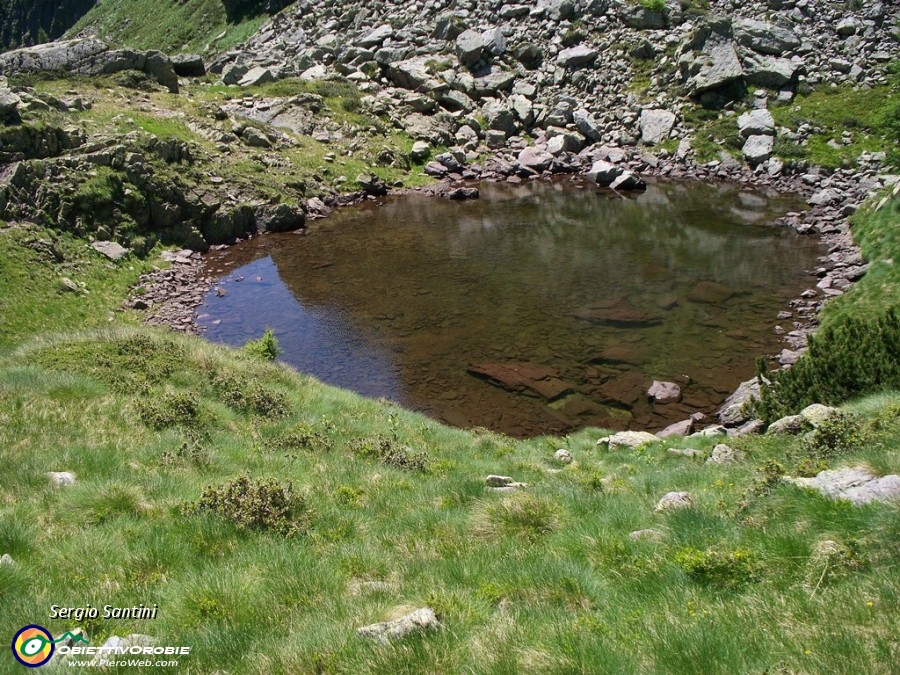 35 laghetto sotto il rifugio.JPG